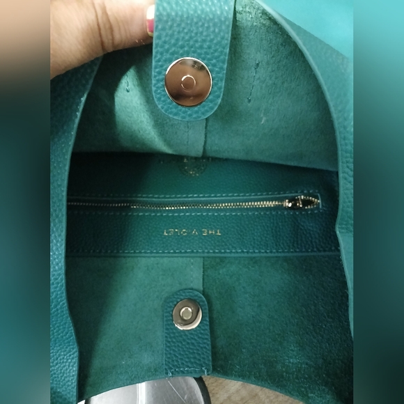 SOLD DO NOT BUY Kurt Geiger NWT Large Hobo Green Bag With Dustbag - Picture 8 of 9